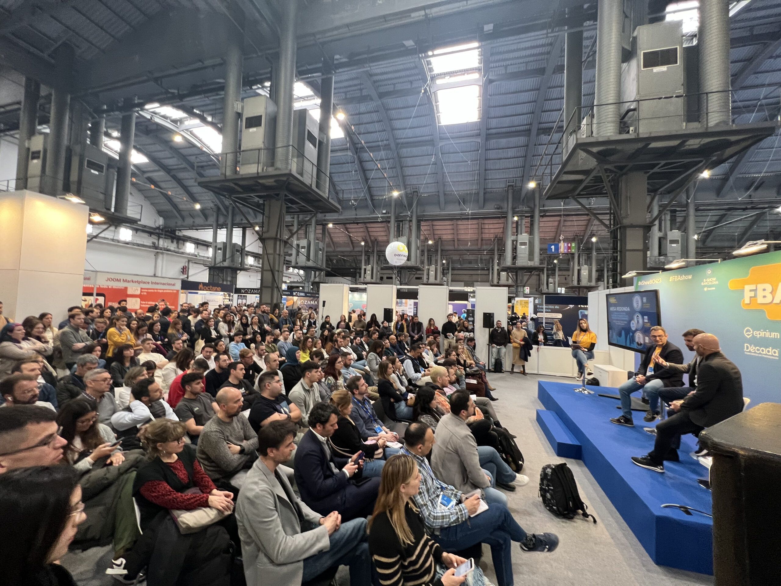 Sala llena en una edición anterior de FBAshow